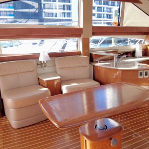 Meridian 45 ft - interior - 01