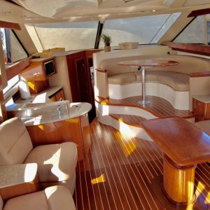 Meridian 45 ft - interior - 04